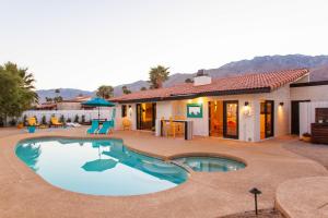 Three-Bedroom House room in Casa JOI - Racquet Club Estates - Pool Spa & View home