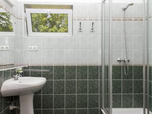 Holiday Home Leon by Interhome