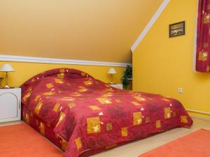 Holiday Home Thuja by Interhome