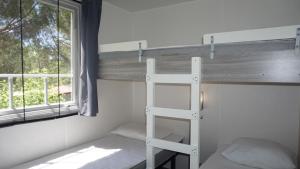 Campings Luxe chalet voor 5 personen op Camping Lei Suves - JoyCasa : photos des chambres