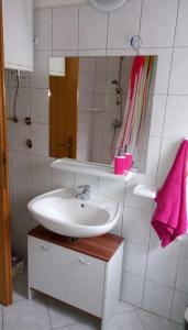 A4 apt w big terrace great sea view close to beach