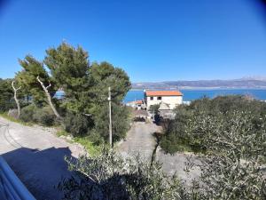 A4 apt w big terrace great sea view close to beach