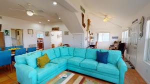 Three-Bedroom House room in 12 La Playa Home