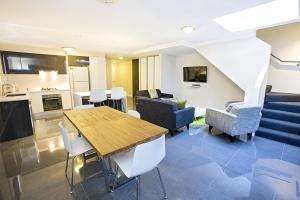 Astina Serviced Apartments - Parkside