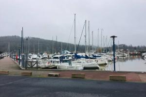 Appartements Appartement rez-de- chaussee sur le port wi-fi 4G : photos des chambres