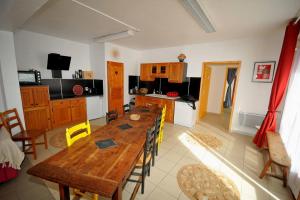 Appartements Gite le Rocher - Apartment on the ground floor for 8 people : photos des chambres