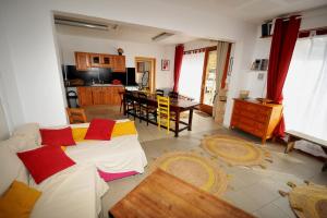 Appartements Gite le Rocher - Apartment on the ground floor for 8 people : photos des chambres