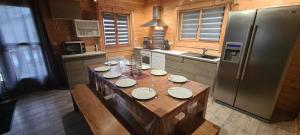 Chalet chaleureux à Orlu avec Jacuzzi et vue sur la montagne