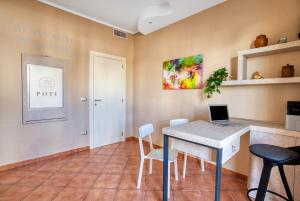 Potì Comfort Rooms - Guest House con angolo cottura