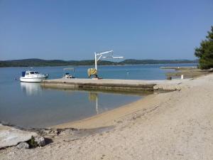 Room in Pirovac with Balcony WIFI 47948