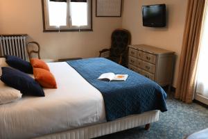 Hotels Le Moulin Des Ruats : photos des chambres