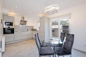 Contemporary Highland House close to town and Ben Nevis