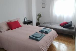 Amplio y céntrico apartamento junto al mar