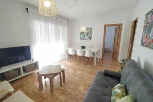 Amplio y céntrico apartamento junto al mar