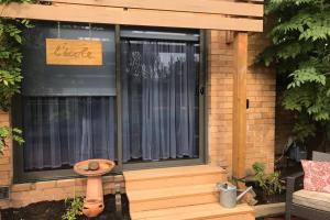 LÉcole Private Studio-Apartment by My Lodgingfy