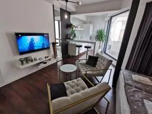 MAXX - 别尔斯克-比亚拉