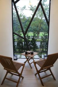 Phòng Tiêu Chuẩn Giường Đôi/2 Giường Đơn Có Ban Công (Standard Double or Twin Room with Balcony)