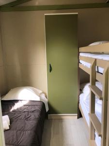 Complexes hoteliers Camping La Pinede : photos des chambres