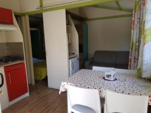 Complexes hoteliers Camping La Pinede : photos des chambres