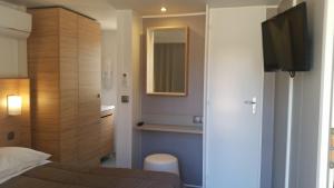 Complexes hoteliers Camping La Pinede : photos des chambres