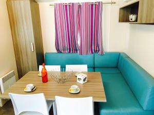 Complexes hoteliers Camping La Pinede : photos des chambres