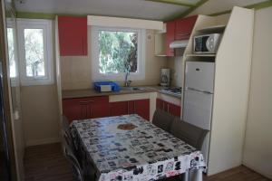 Complexes hoteliers Camping La Pinede : photos des chambres