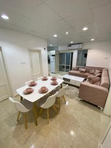 شقق شاطئ النخيل - 3hvězdičkové hotely ve městě Umm Lajj