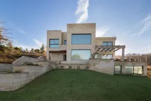 El Soto de Sojuela Luxury Chalet, Golf&Bosque - Sotés