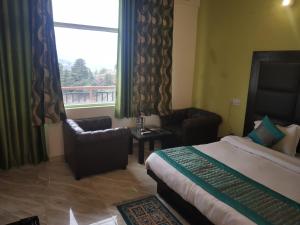 ROYAL BREEZE HOTEL & RESTAURANT Received Most Rated Traveller Award Property For Year 2024 & 2025!!