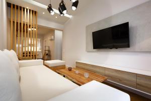 Cozy Downtown Apartment