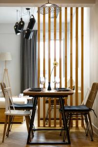 Cozy Downtown Apartment