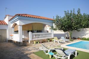 Riumar "Nati", 250m to beach, private pool, On-Site-Service, dog beach