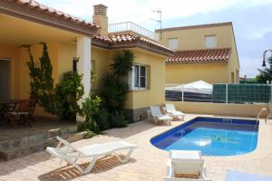 Riumar "Migjorn", 50m to beach, private pool, On-Site-Service, dog beach