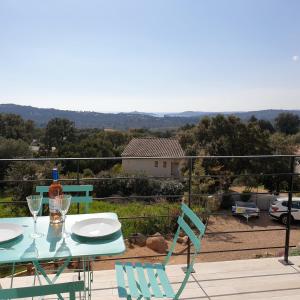 Villa LArbousier 4 pers piscine chauffée 2 min plage en voiture