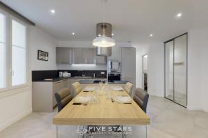 Grand Suite Promenade Five stars holiday house