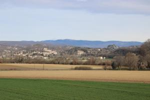 Maisons d'hotes La campagne Pramaisse : photos des chambres