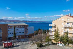 Apartments in Crikvenica 41207 