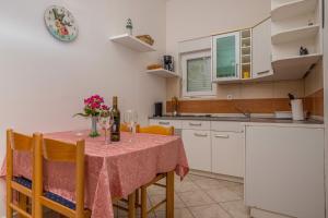 Apartment in Crikvenica 41210