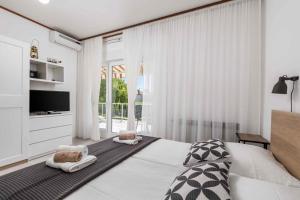 Apartments in Moscenicka Draga 34827 