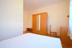 Apartment in Njivice/Insel Krk 13276 