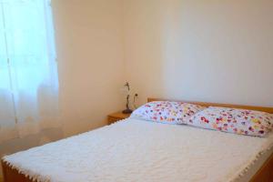Apartment in Njivice/Insel Krk 13276 