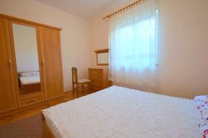 Apartment in Njivice/Insel Krk 13276 