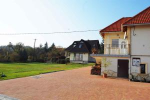 Holiday home in Balatonalmadi 38980