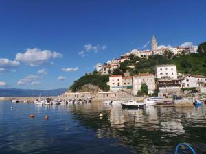 Holiday home in Vrbnik/Insel Krk 13625 
