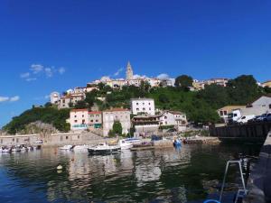Holiday home in Vrbnik/Insel Krk 13625 