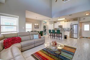 Three-Bedroom Apartment room in Lighthouse Escape Condo