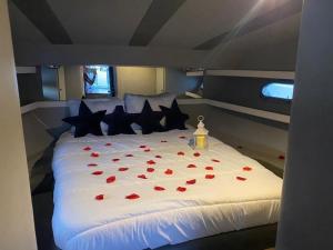 Confortable Yatch