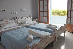 Villa Angela, seafront apartments, Almiros beach