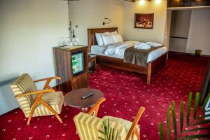 Standard Triple Room with River View room in Bahus Inn