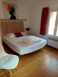 La tropezienne, Duplex 73 m2, 100 m du port, climatisation, grande terrasse